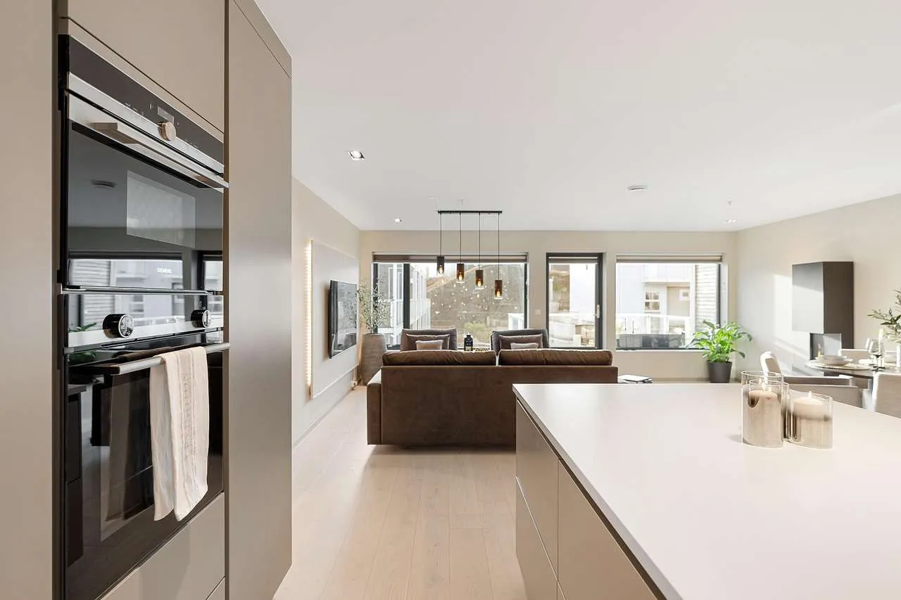 Home Window Tinting: Comfort and Privacy